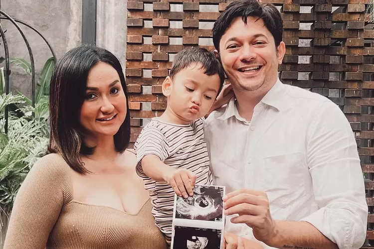 Krisis dalam Rumah Tangga Tengku Dewi: Perselingkuhan Terungkap Selama Kehamilan Tua