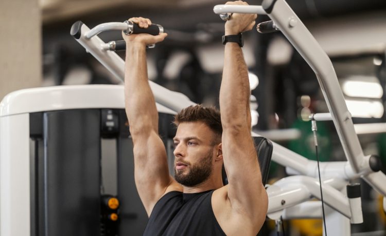 Latihan Mesin Shoulder Press untuk Atlet Lanjutan yang Efektif