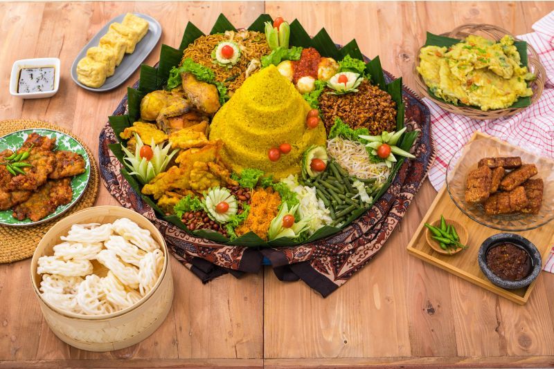 Kuliner Tradisional sebagai Cermin Kearifan Lokal